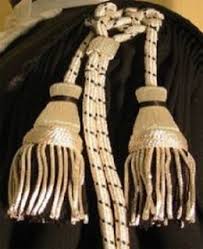 QUEGLI AVVOCATI CINGHIA DI TRSMISSIONE DEGLI AFFARI MAFIOSI -MEGLIO SE DONNE SCOMMETTIAMO?