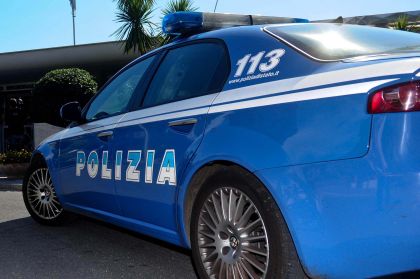 Un'auto della polizia.